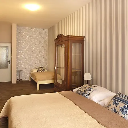 Kostnicky Dum 3* Tabor